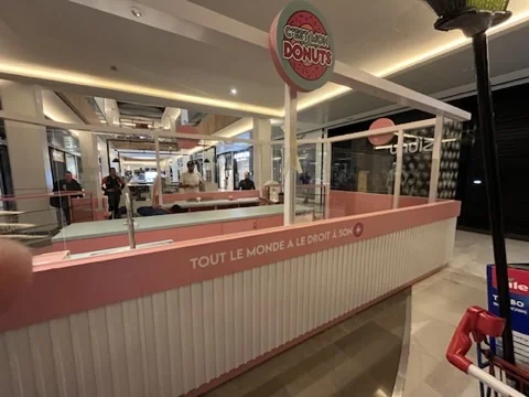 C’est mon donuts · Habillage de comptoir