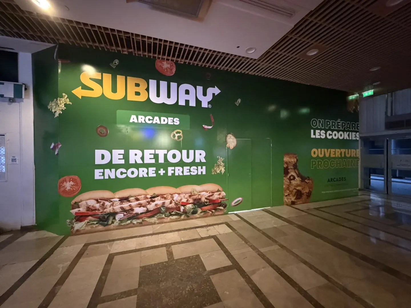Palissade imprimée Subway Arcades avant ouverture